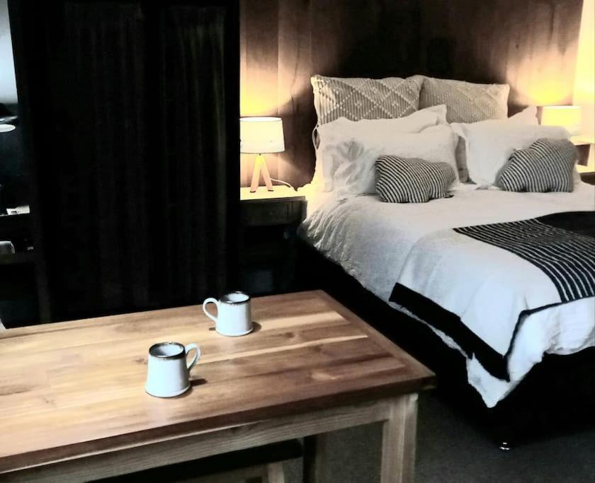 The Old Barn Annexe, Cosy Stay, Close Drive To City, Beach, South Downs & Goodwood チチェスター エクステリア 写真